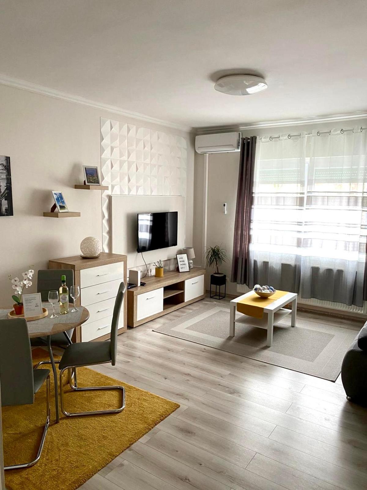 Sweet Central Apartment ,In The City Center Eger Extérieur photo