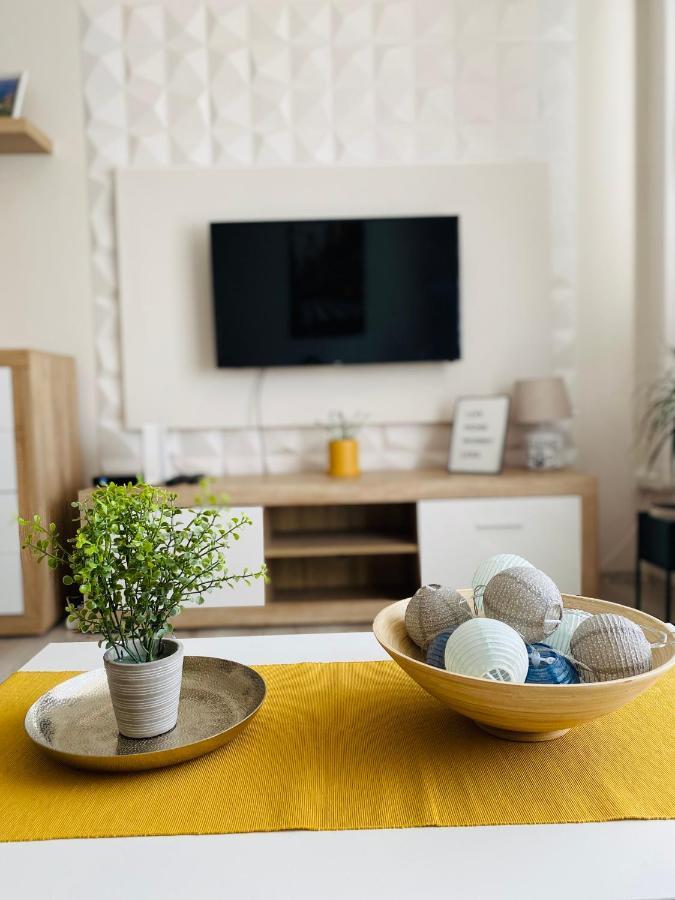 Sweet Central Apartment ,In The City Center Eger Extérieur photo